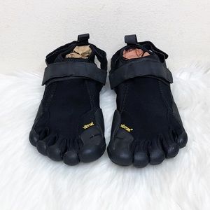 Vibram FiveFingers Waterproof Shoes Size 9.5